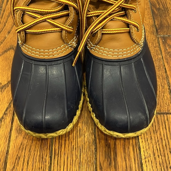 L. L. Bean Women’s Bean Boots 8” (Size D W = 8 Wide) - Picture 5 of 11